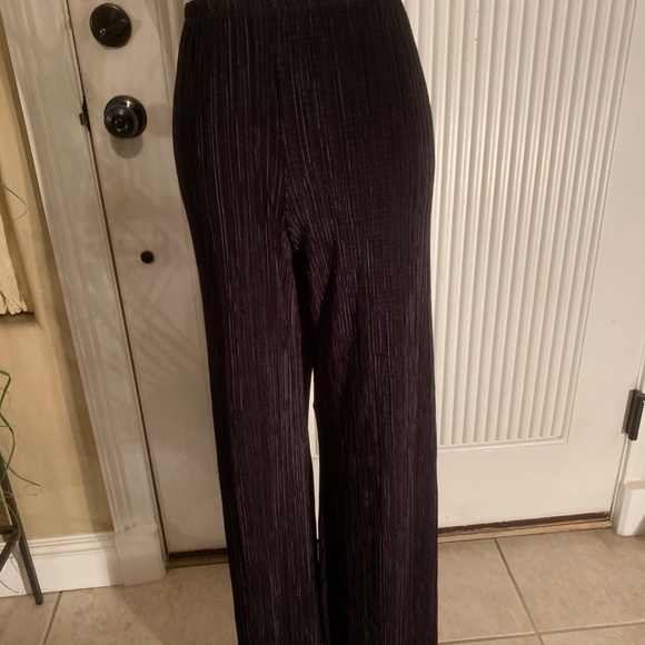 Comfortable textured pants - Picture 7 of 8